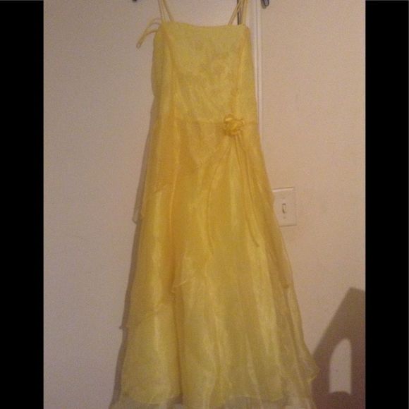 yellow dress - Picture 1 of 1